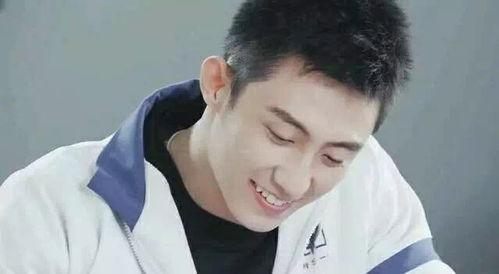 娱乐吃瓜爆料黄景瑜,娱乐圈的瓜田，他如何成为焦点？